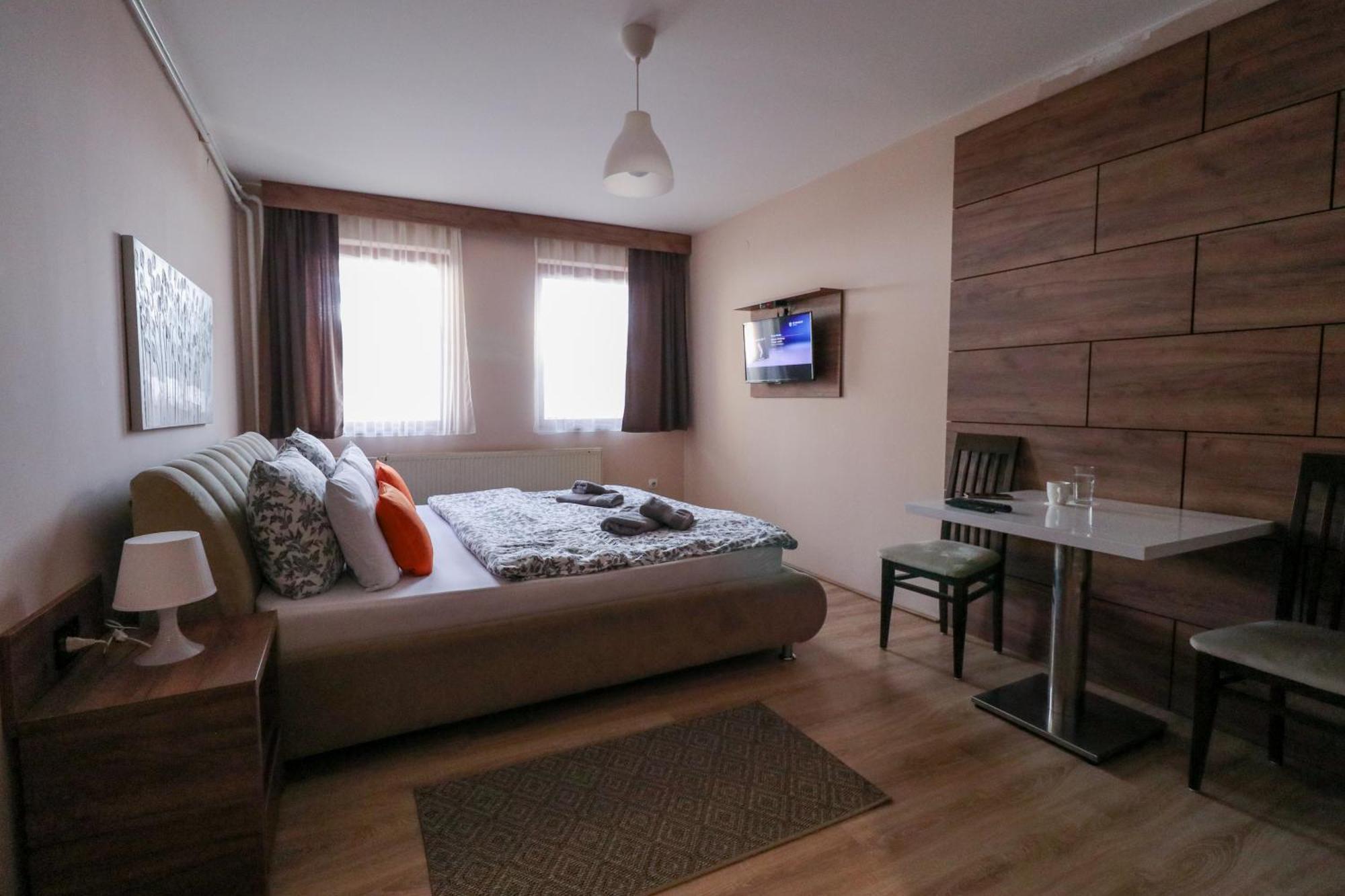 Studio Apartments Maksimovic Ni Eksteriør billede