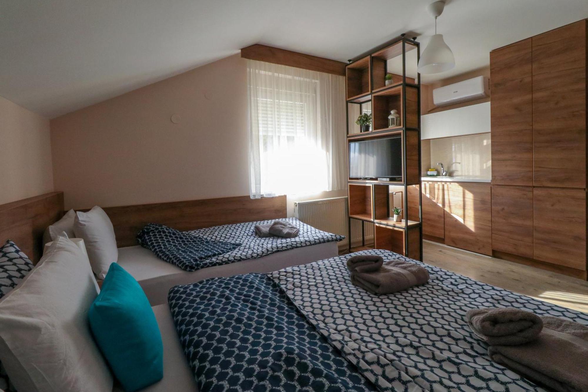 Studio Apartments Maksimovic Ni Eksteriør billede